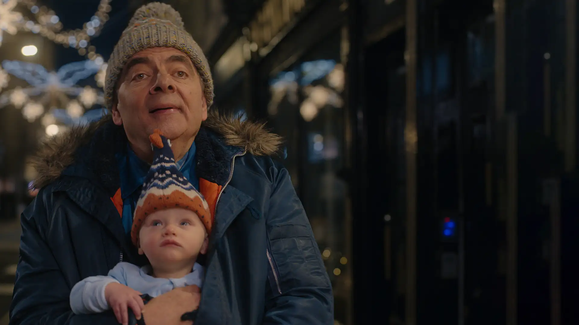 مرد در مقابل بچه